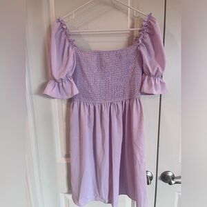 Pretty light purple dress size medium. Purchased off of Amazon worn once.